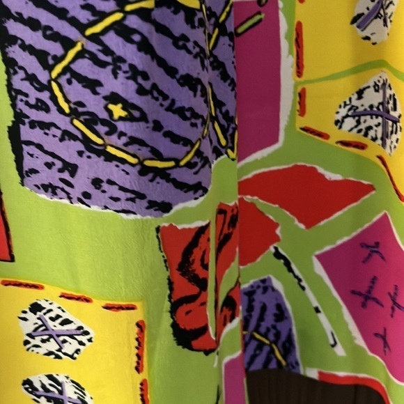 SK & Company silky, wild patterned skirt. Size 10. Fully lined and zipper back. - Picture 3 of 9